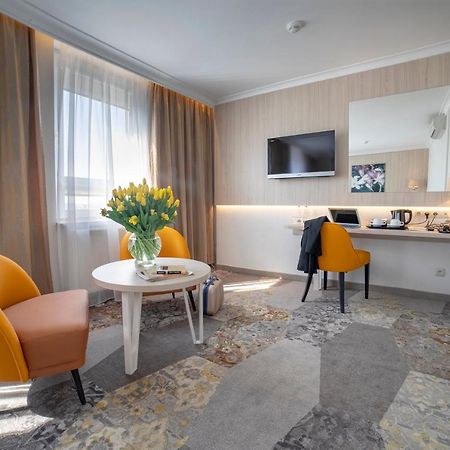 Hotel Victoria Lublin Ngoại thất bức ảnh